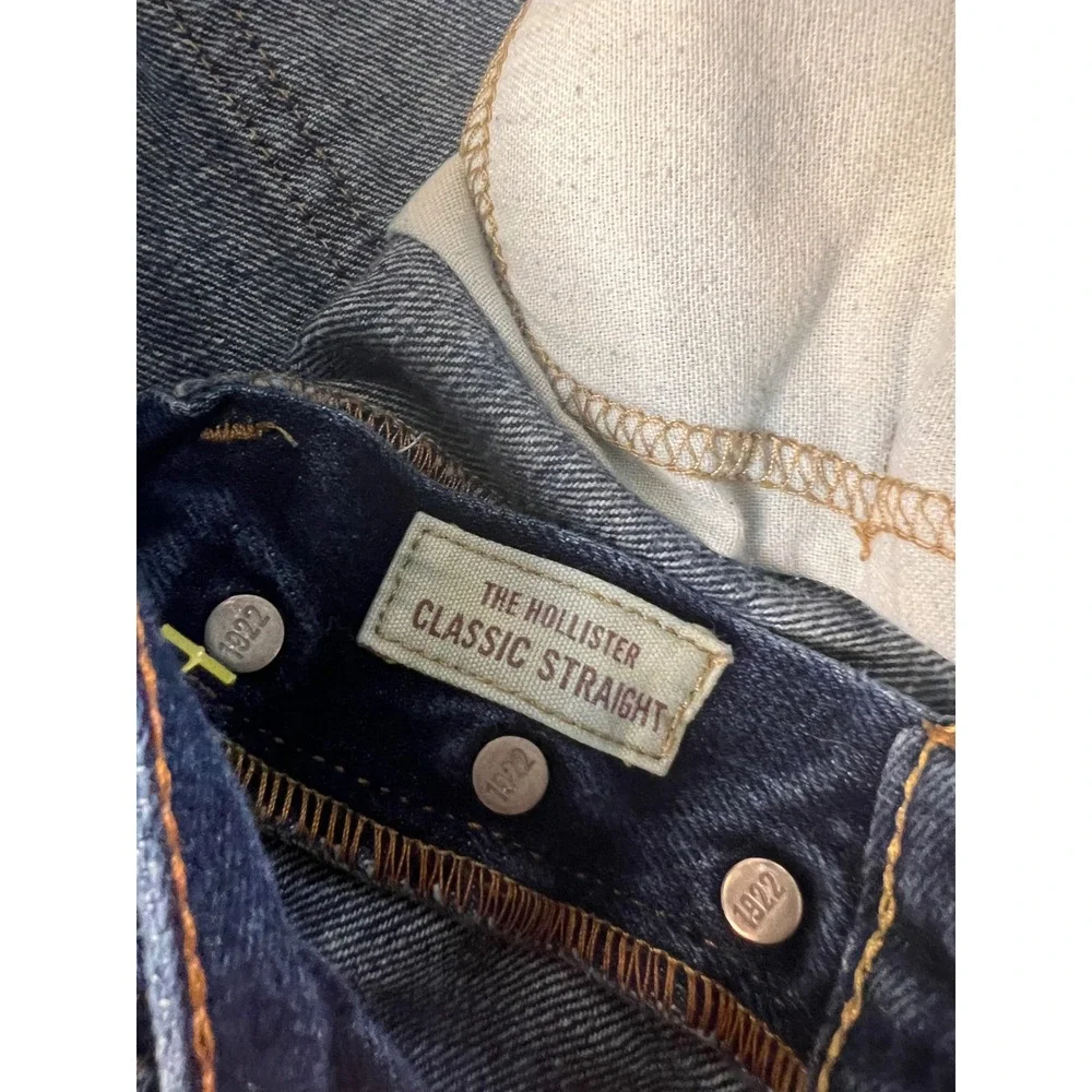 Hollister Classic Straight Jeans Mens 32x34 Medium Wash Button Fly Distressed